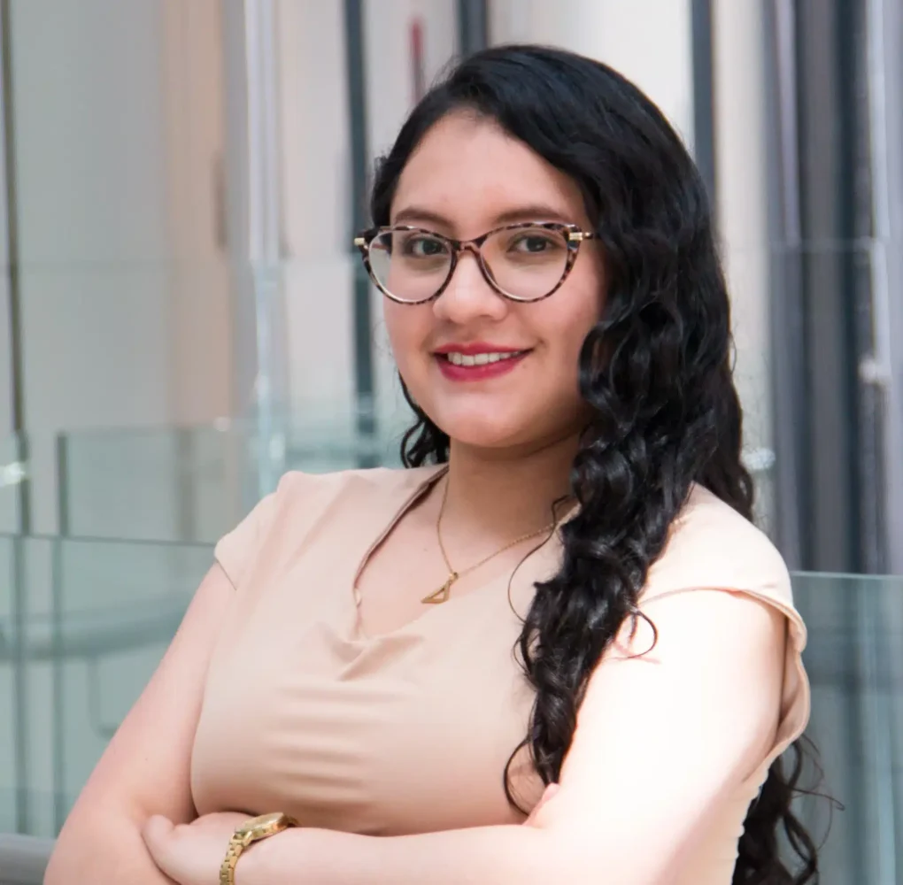 Andrea Casa, Asistente Legal — Fexlaw