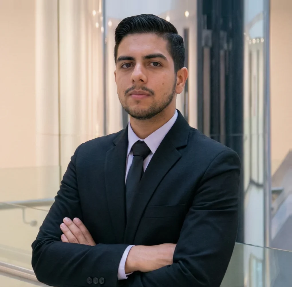 Carlos Zambrano Aguayo, Abogado Asociado — Fexlaw