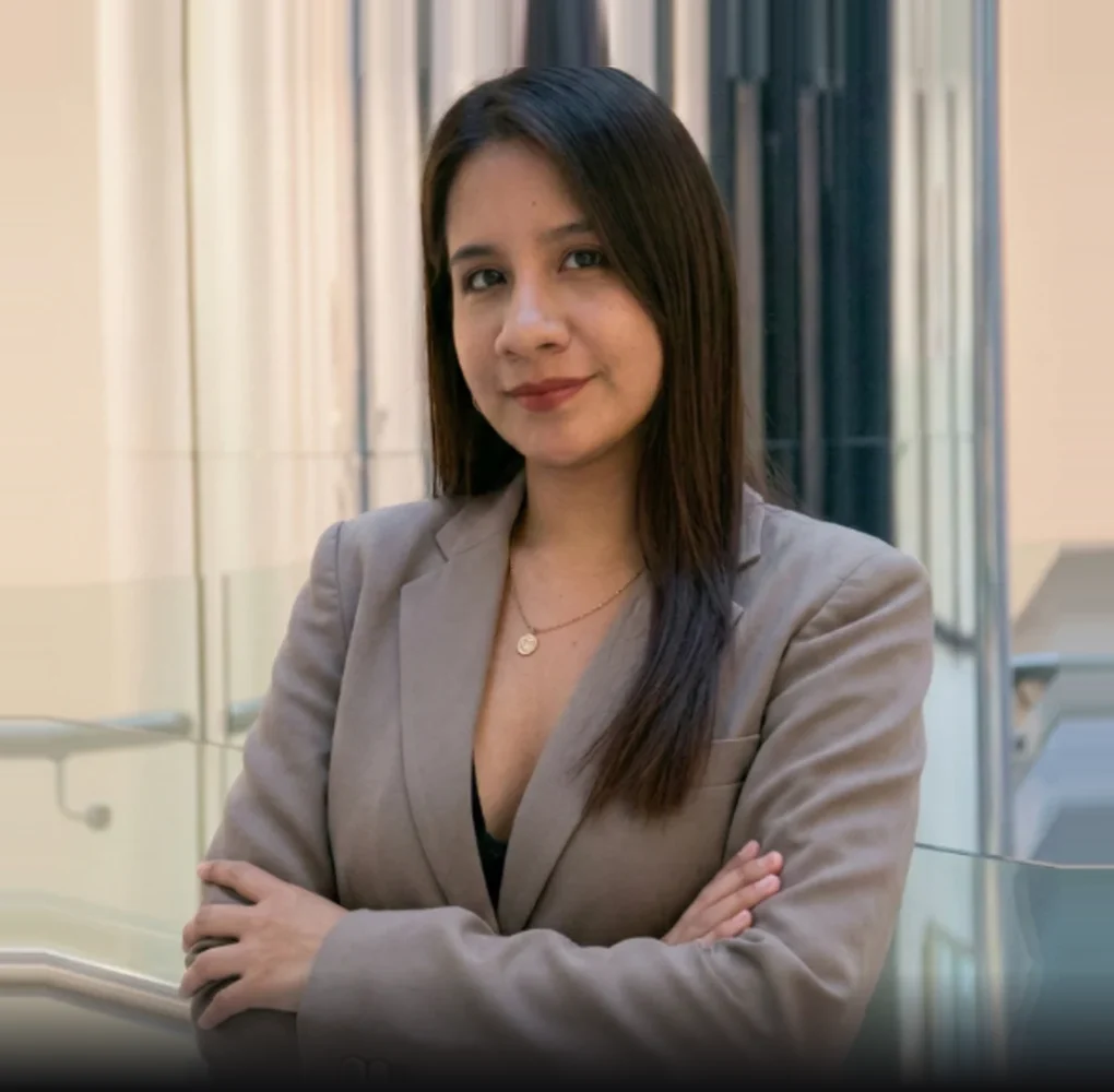 Dayanna Vera Acosta, Pasante Legal — Fexlaw