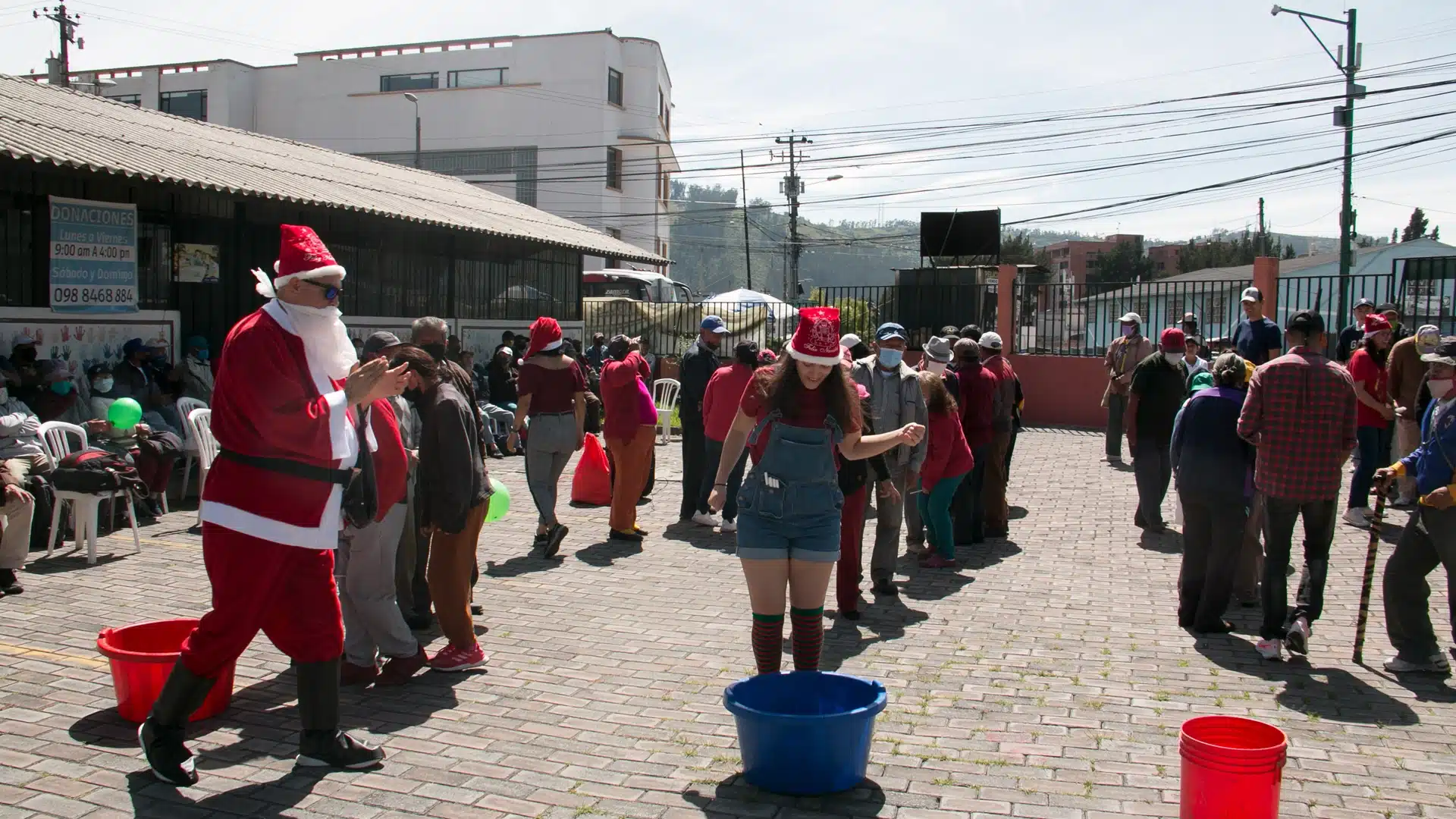 Celebración navideña con los adultos mayores de la Fundación