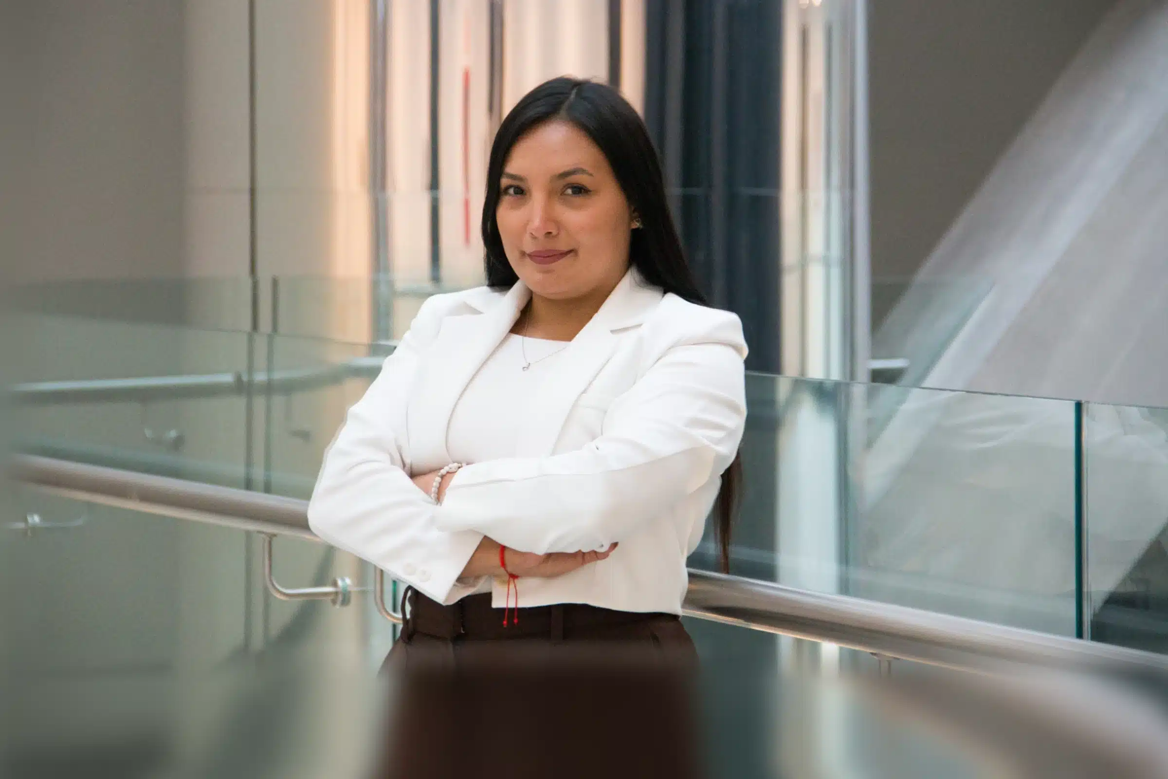Carolina Román Ulloa, Abogada Asociada en Fexlaw Abogados